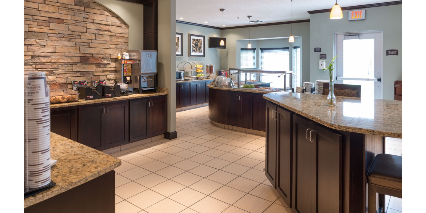 Start each day right with our free hot breakfast buffet. Enjoy some of your favorites. Fresh baked blueberry muffins, fresh fruit, eggs, breakfast meats, build your own yogurt parfaits and much much more.....